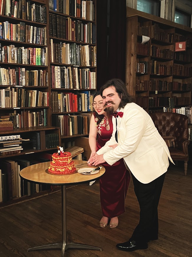 Wedding cake cutting